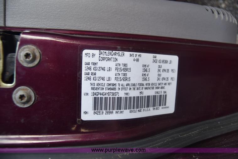 image for item K4933 2000 Dodge Grand Caravan van