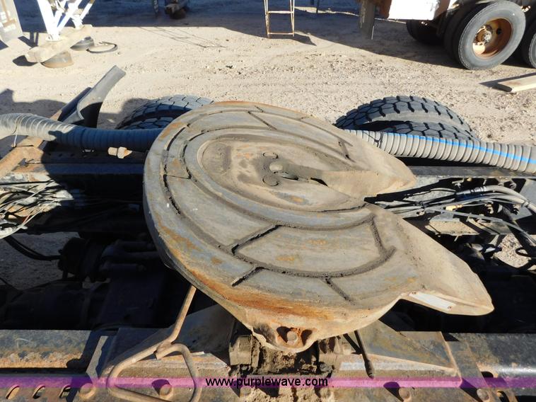 image for item AW9369 2006 Mack CT713 semi truck