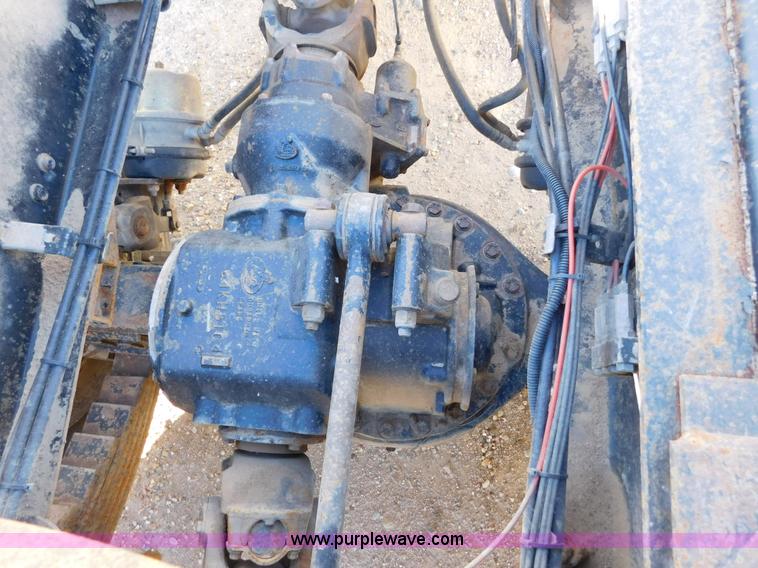 image for item AW9369 2006 Mack CT713 semi truck