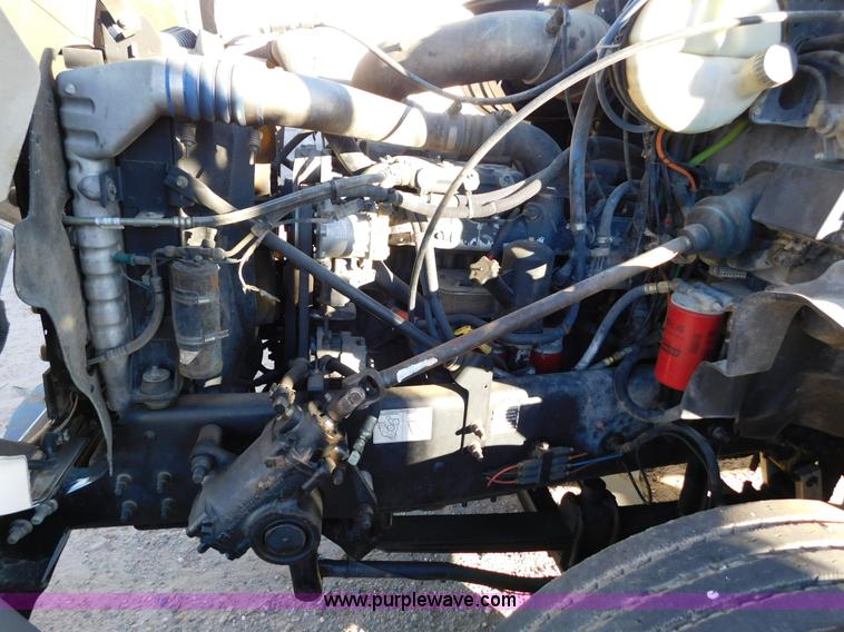 image for item AW9369 2006 Mack CT713 semi truck