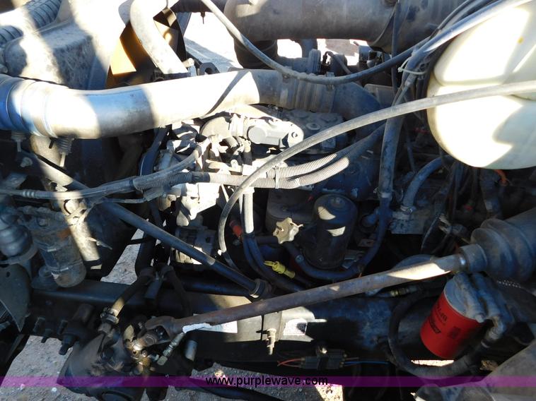 image for item AW9369 2006 Mack CT713 semi truck