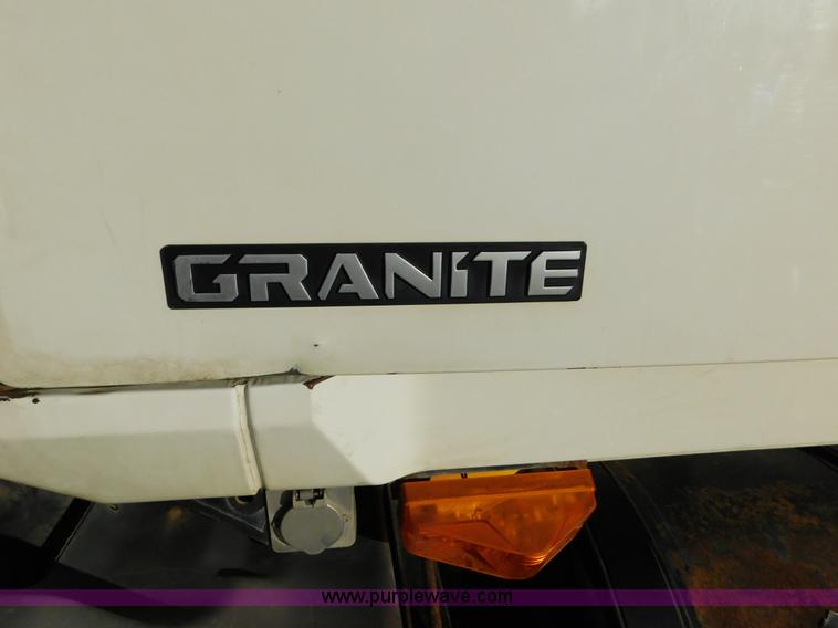 image for item AW9369 2006 Mack CT713 semi truck