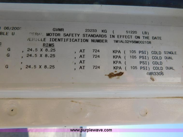 image for item AW9369 2006 Mack CT713 semi truck