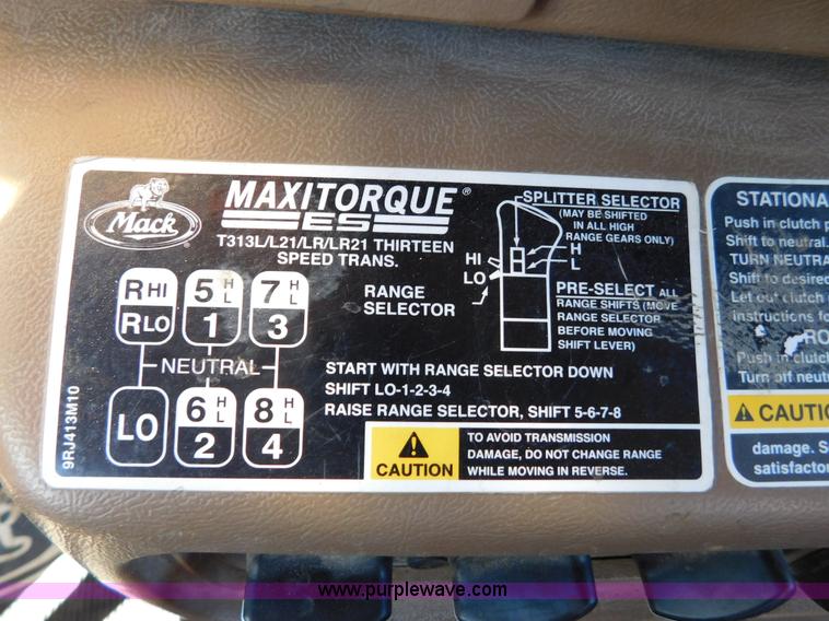 image for item AW9369 2006 Mack CT713 semi truck