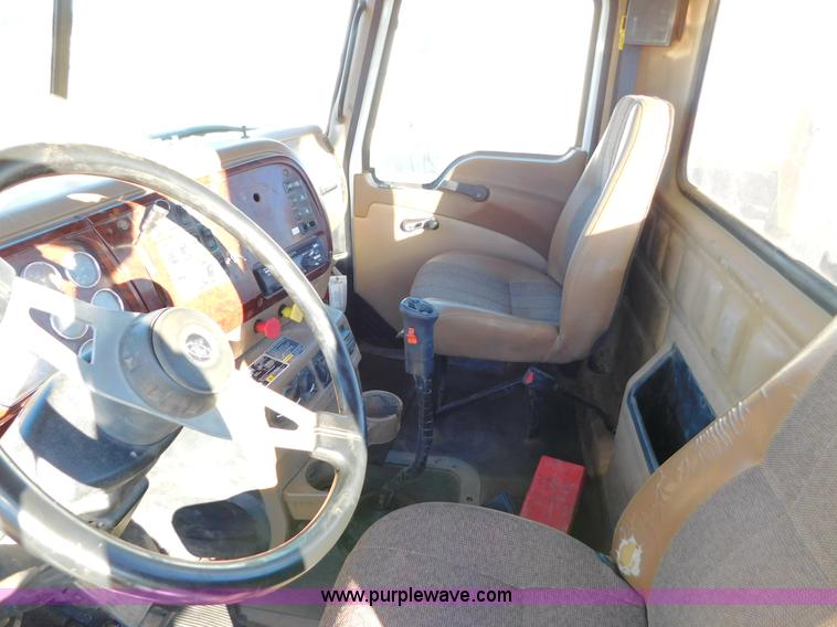 image for item AW9369 2006 Mack CT713 semi truck