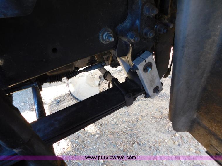 image for item AW9369 2006 Mack CT713 semi truck