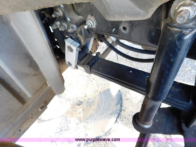 image for item AW9369 2006 Mack CT713 semi truck