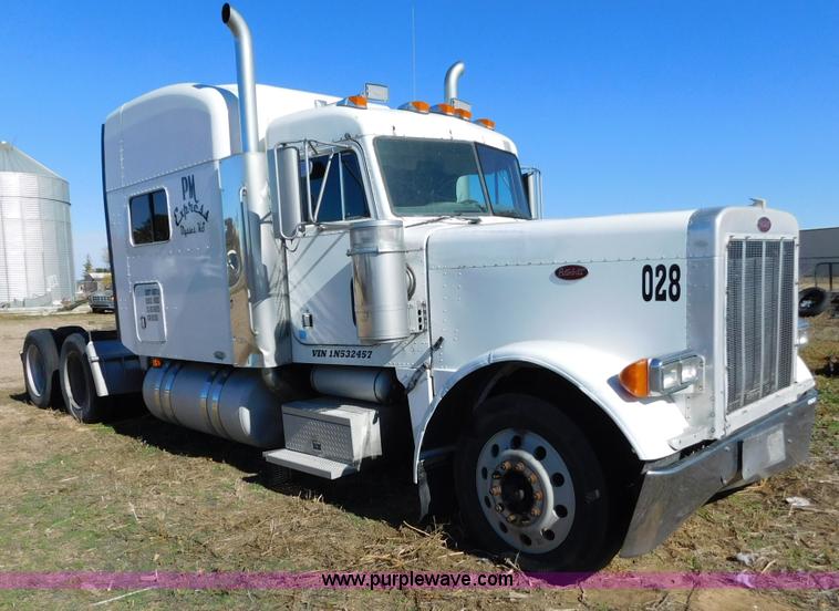 image for item AW9375 2001 Peterbilt 379 semi truck