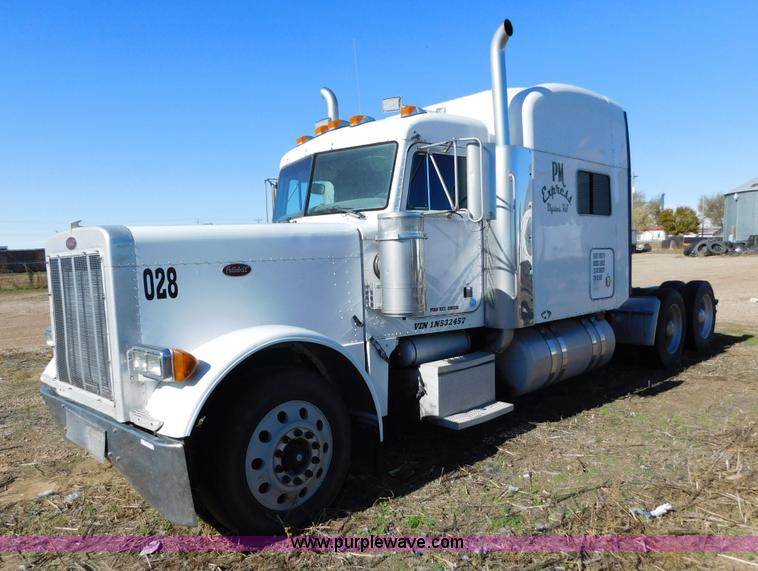 image for item AW9375 2001 Peterbilt 379 semi truck