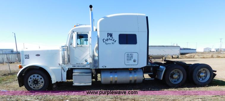 image for item AW9375 2001 Peterbilt 379 semi truck