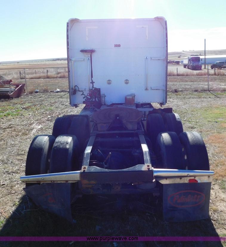 image for item AW9375 2001 Peterbilt 379 semi truck