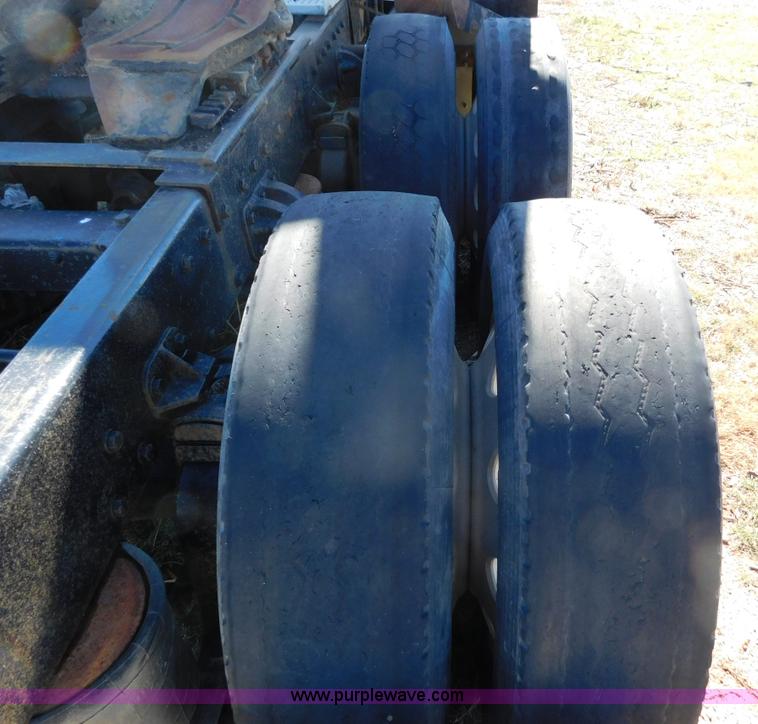 image for item AW9375 2001 Peterbilt 379 semi truck