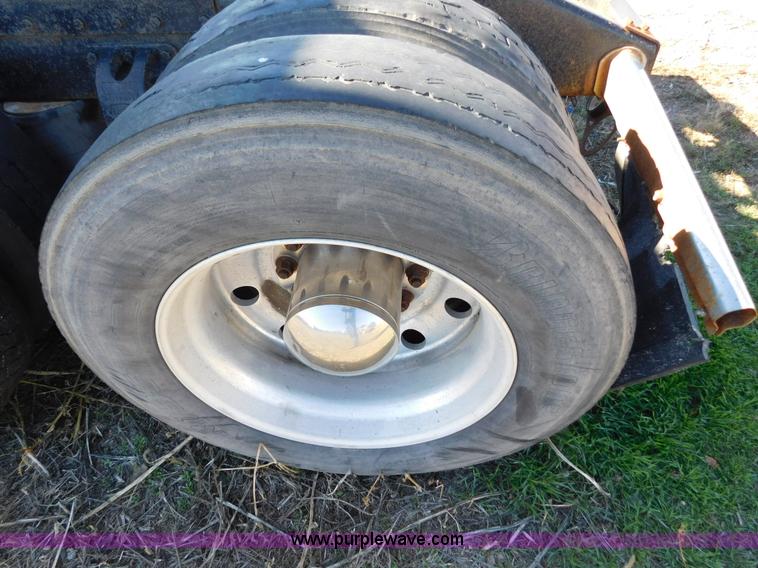 image for item AW9375 2001 Peterbilt 379 semi truck