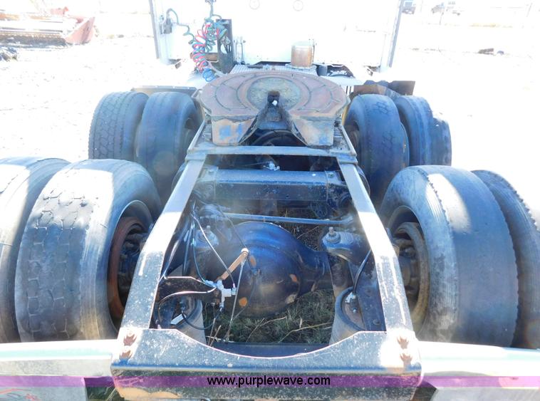 image for item AW9375 2001 Peterbilt 379 semi truck