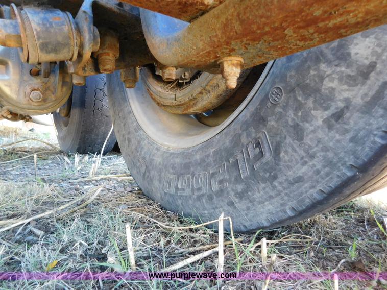 image for item AW9375 2001 Peterbilt 379 semi truck