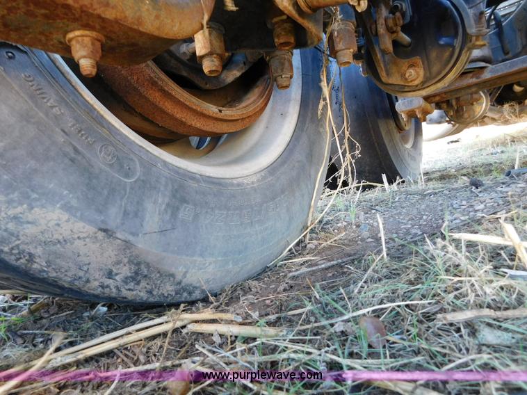 image for item AW9375 2001 Peterbilt 379 semi truck