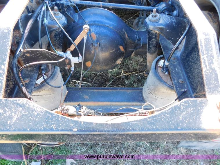 image for item AW9375 2001 Peterbilt 379 semi truck