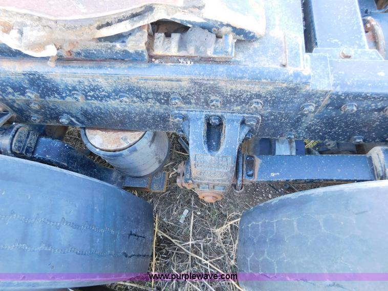 image for item AW9375 2001 Peterbilt 379 semi truck