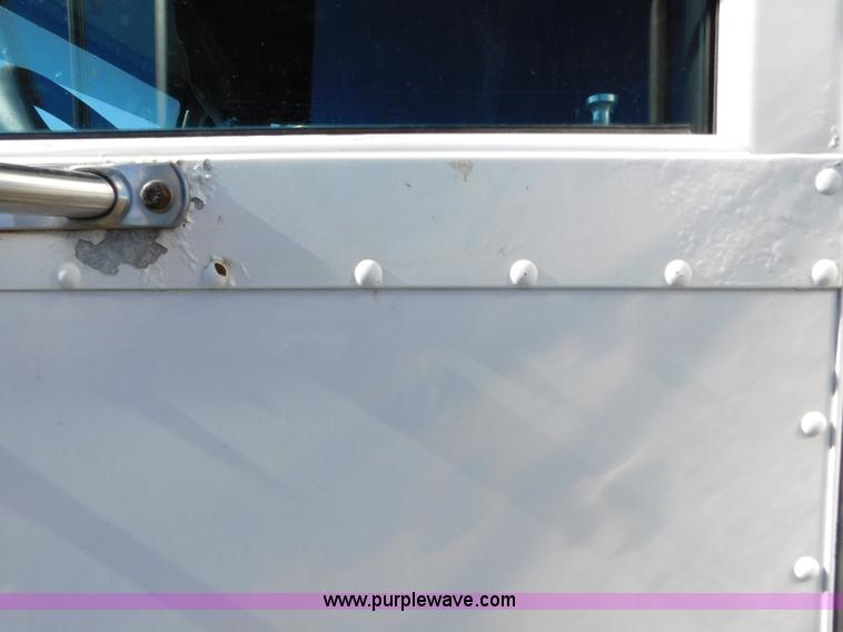 image for item AW9375 2001 Peterbilt 379 semi truck