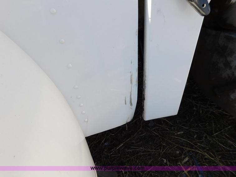 image for item AW9375 2001 Peterbilt 379 semi truck