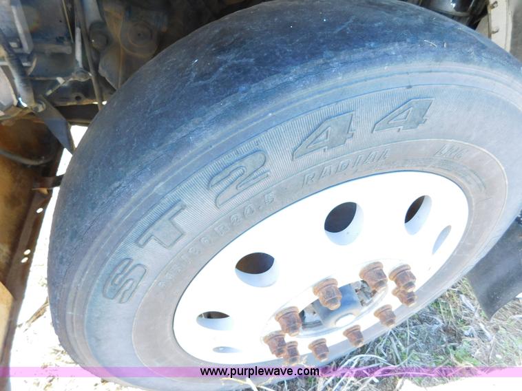 image for item AW9375 2001 Peterbilt 379 semi truck