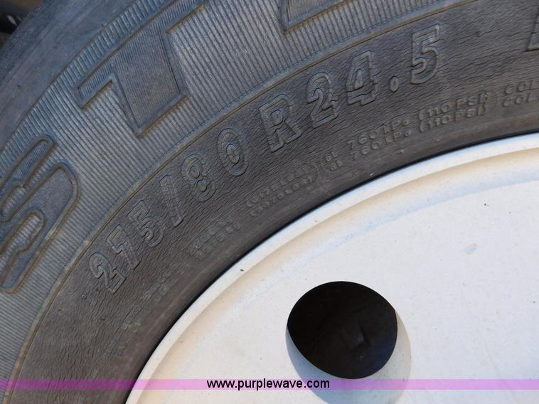 image for item AW9375 2001 Peterbilt 379 semi truck