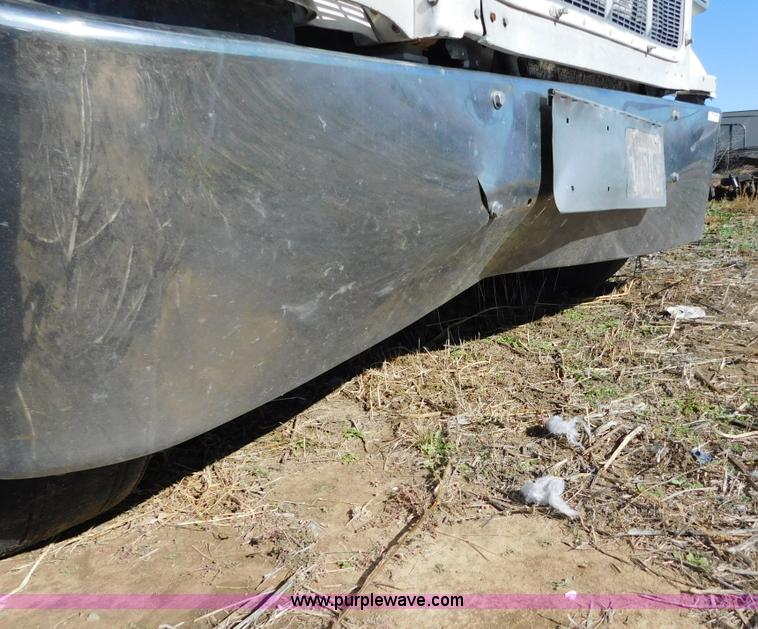 image for item AW9375 2001 Peterbilt 379 semi truck