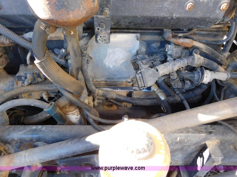 image for item AW9375 2001 Peterbilt 379 semi truck