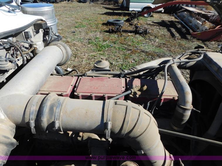 image for item AW9375 2001 Peterbilt 379 semi truck