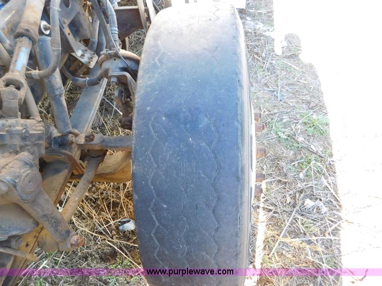 image for item AW9375 2001 Peterbilt 379 semi truck