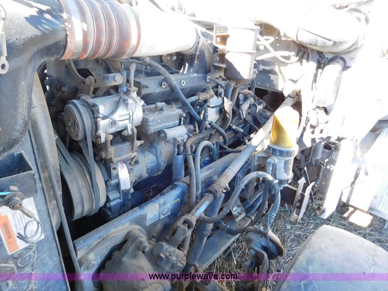 image for item AW9375 2001 Peterbilt 379 semi truck