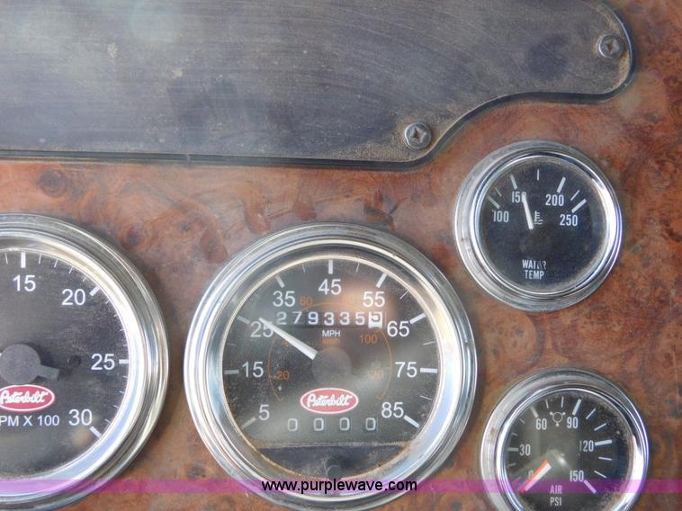 image for item AW9375 2001 Peterbilt 379 semi truck