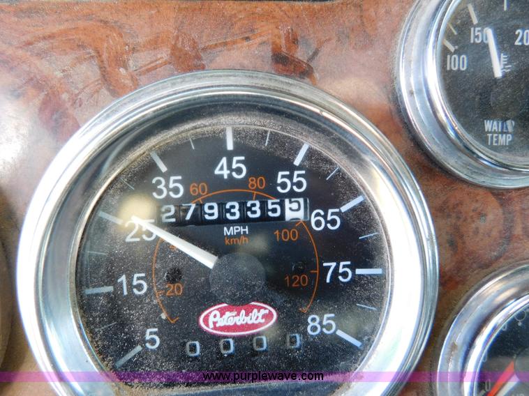 image for item AW9375 2001 Peterbilt 379 semi truck