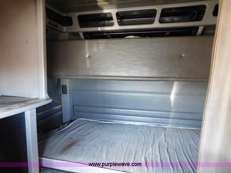 image for item AW9375 2001 Peterbilt 379 semi truck