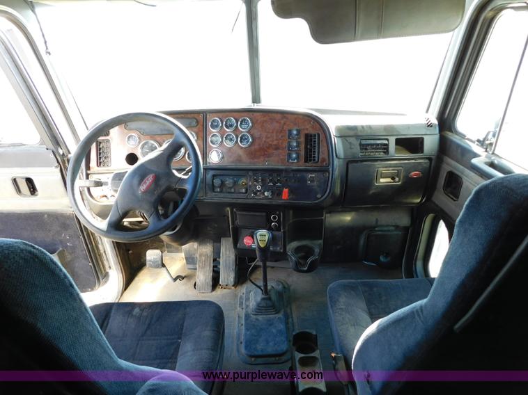 image for item AW9375 2001 Peterbilt 379 semi truck