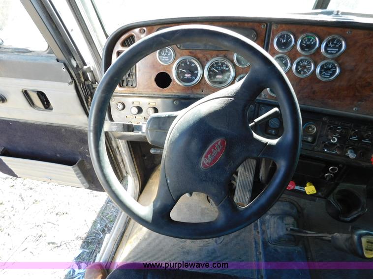 image for item AW9375 2001 Peterbilt 379 semi truck