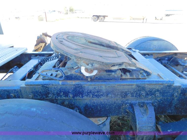 image for item AW9375 2001 Peterbilt 379 semi truck