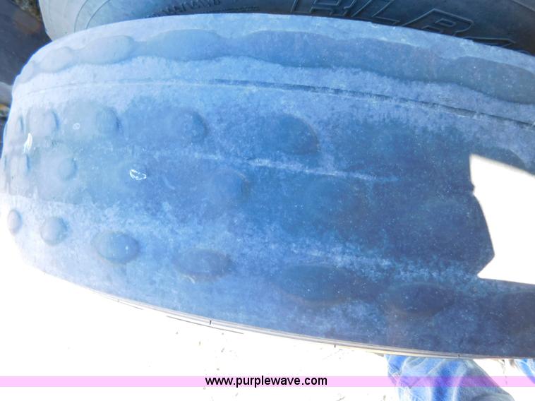 image for item AW9375 2001 Peterbilt 379 semi truck