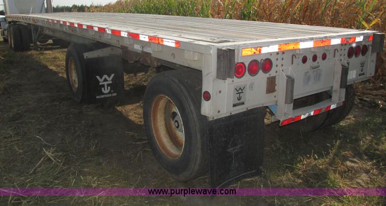 image for item H1220 1994 Wilson flatbed trailer