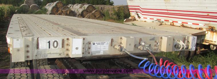 image for item H1220 1994 Wilson flatbed trailer