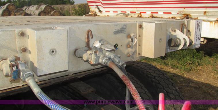 image for item H1220 1994 Wilson flatbed trailer