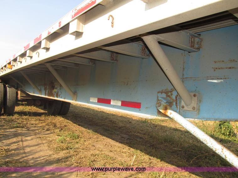 image for item H1220 1994 Wilson flatbed trailer