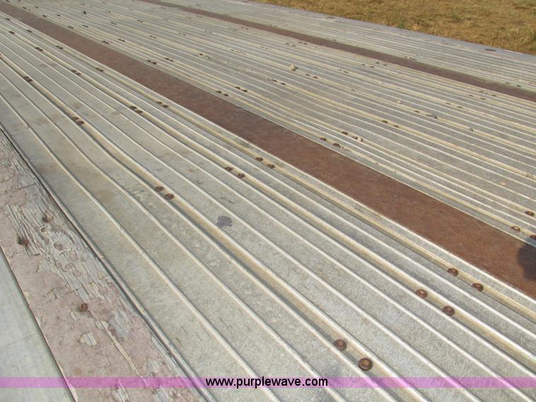 image for item H1220 1994 Wilson flatbed trailer