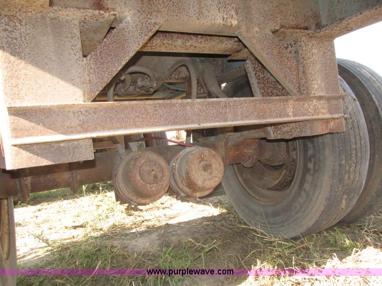 image for item H1220 1994 Wilson flatbed trailer