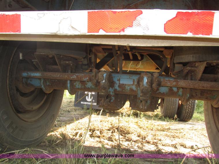 image for item H1220 1994 Wilson flatbed trailer