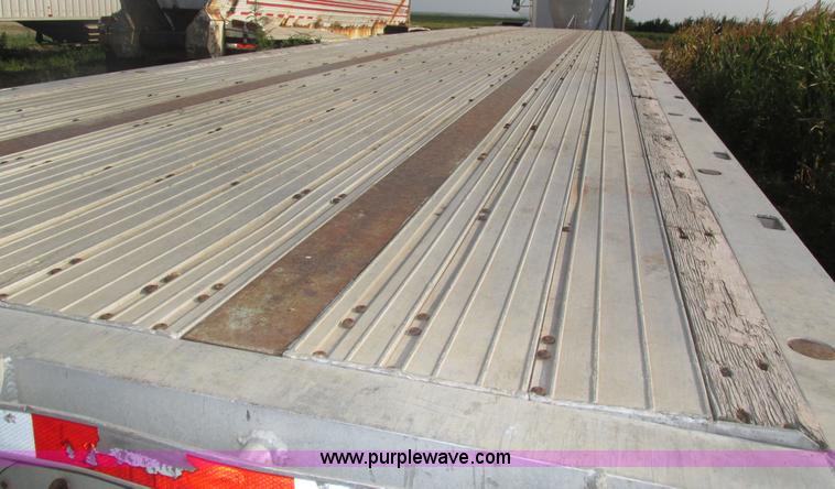 image for item H1220 1994 Wilson flatbed trailer