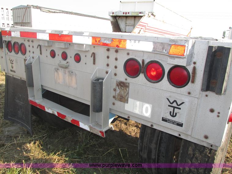 image for item H1220 1994 Wilson flatbed trailer