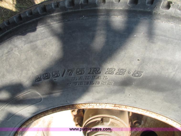 image for item H1220 1994 Wilson flatbed trailer