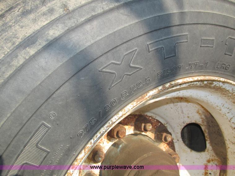 image for item H1220 1994 Wilson flatbed trailer