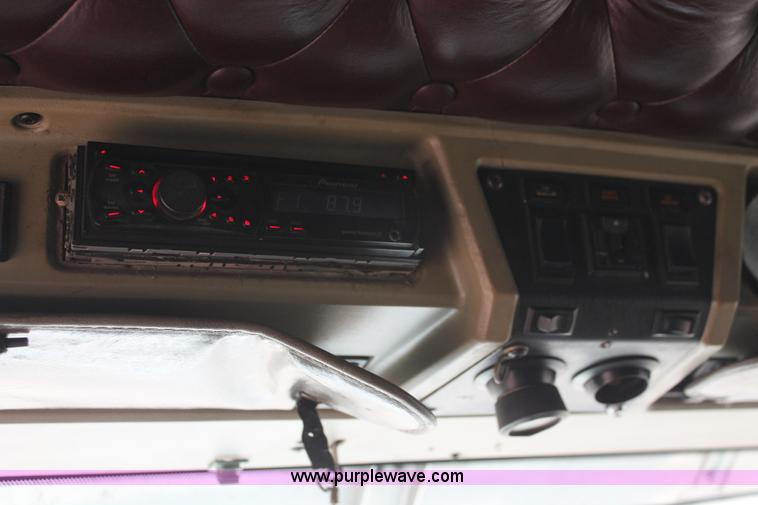 image for item H8018 1995 Kenworth T600 semi truck